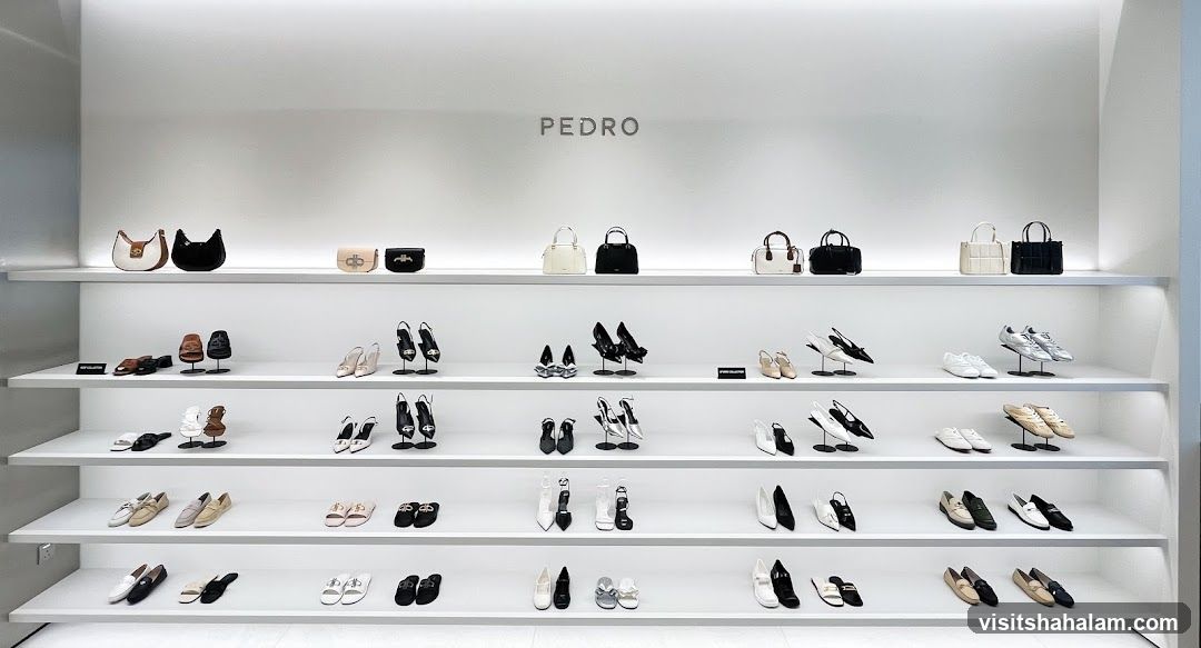 Pedro Shoe and Bag Display