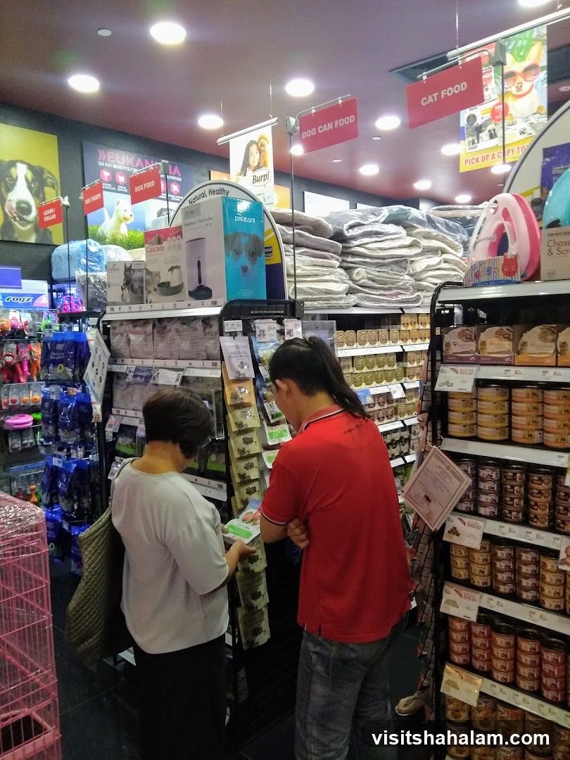 Pet Store Aisles