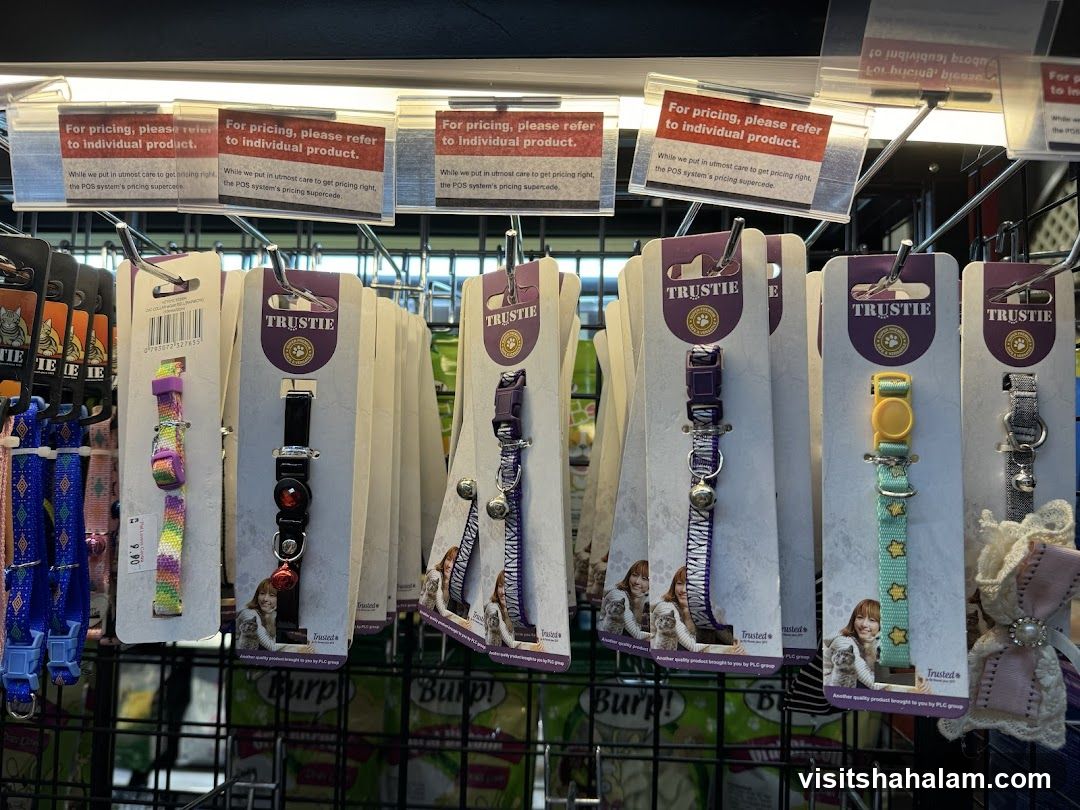 Pet Collars Display