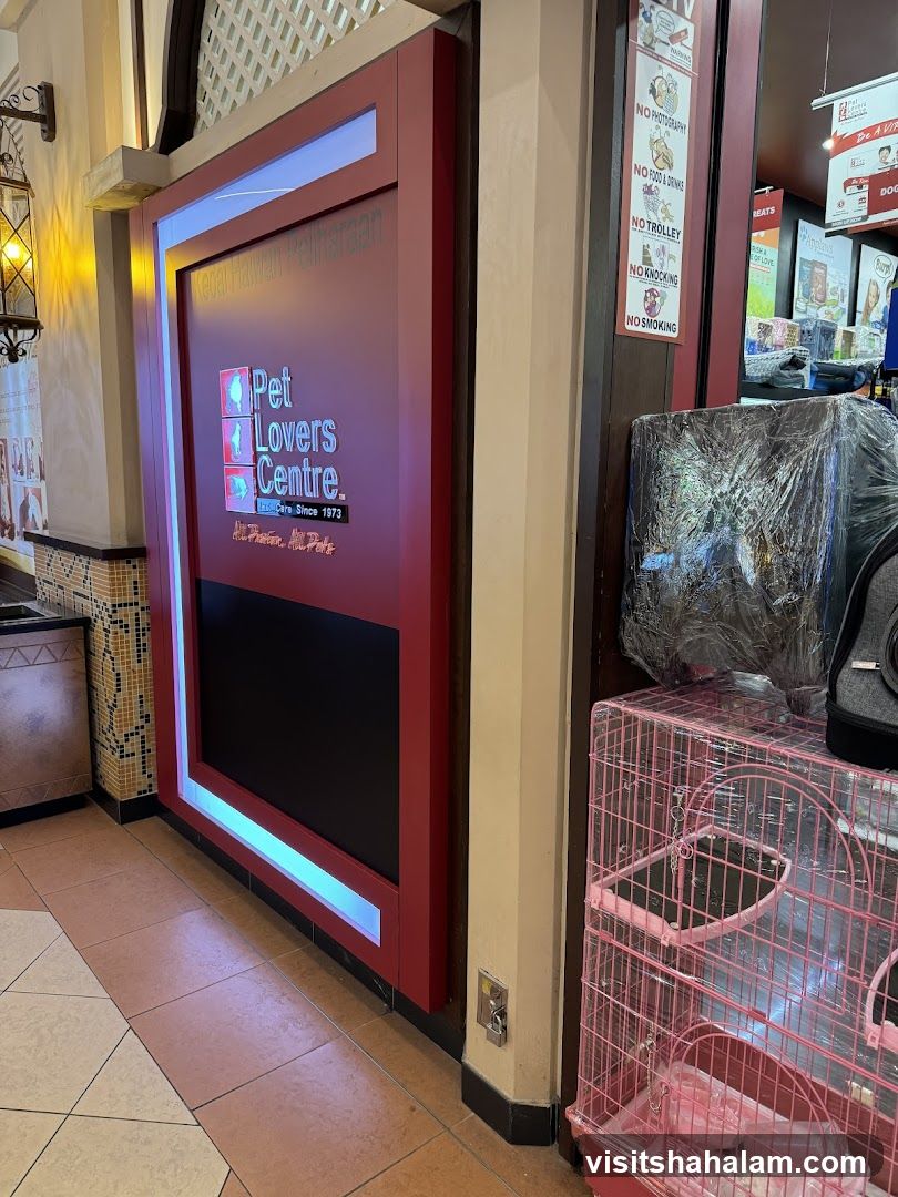 Pet Lovers Centre Signage