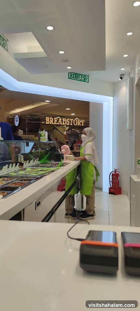 Staff at Breadstory