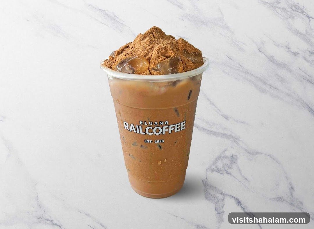 Iced Coffee with Powder Topping