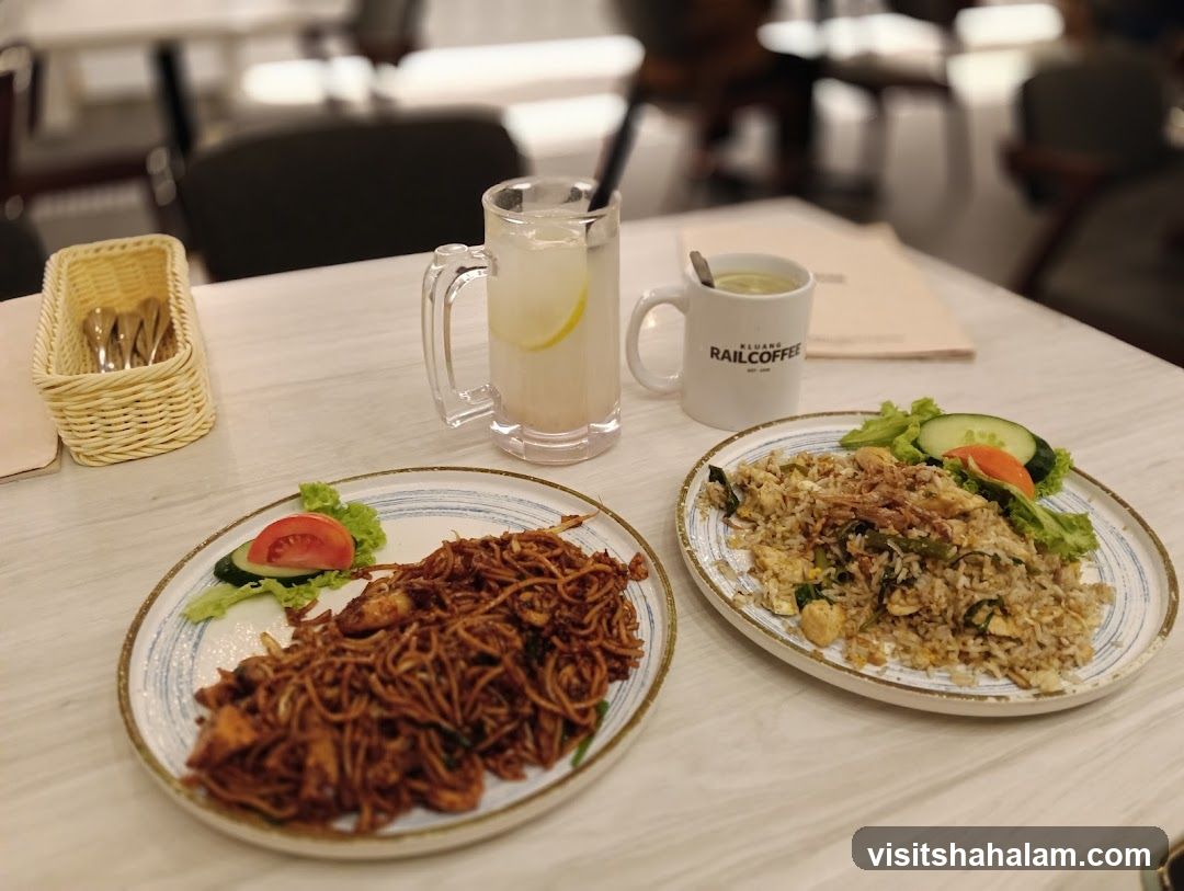 Dishes and Drinks at Railcoffee