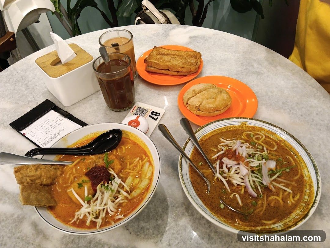 Curry Laksa and Toast