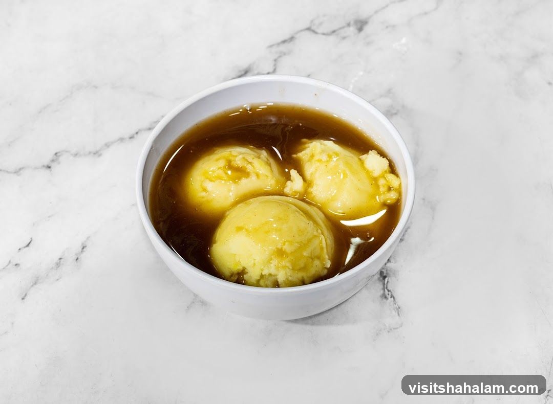 Mashed Potatoes with Gravy