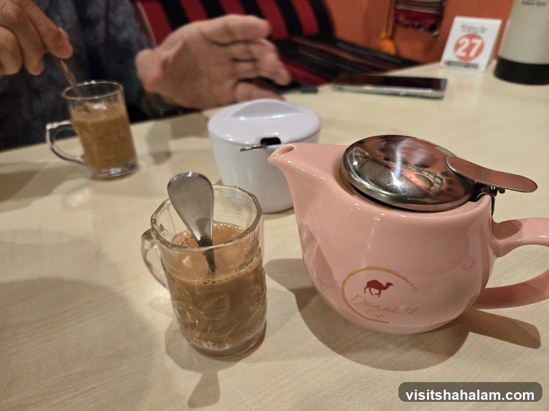 Tea service at a cafe