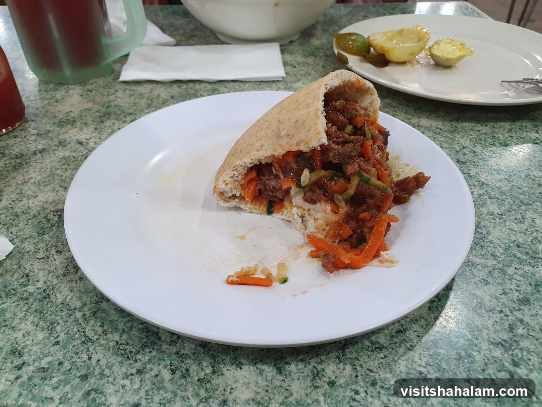 Pita sandwich with meat and vegetables