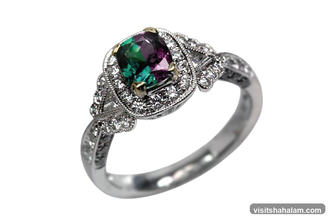Ring with a central gemstone