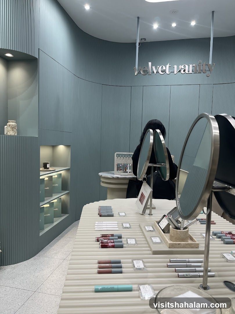 Cosmetics Display