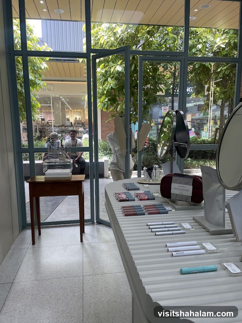 Cosmetics Display