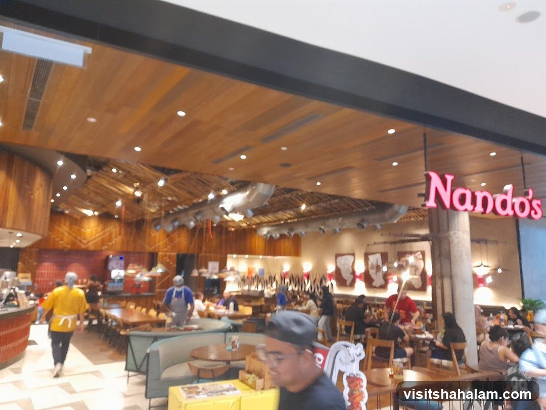 Nando's Restaurant Interior