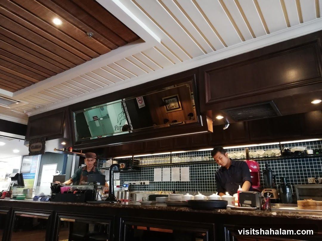 Baristas preparing drinks