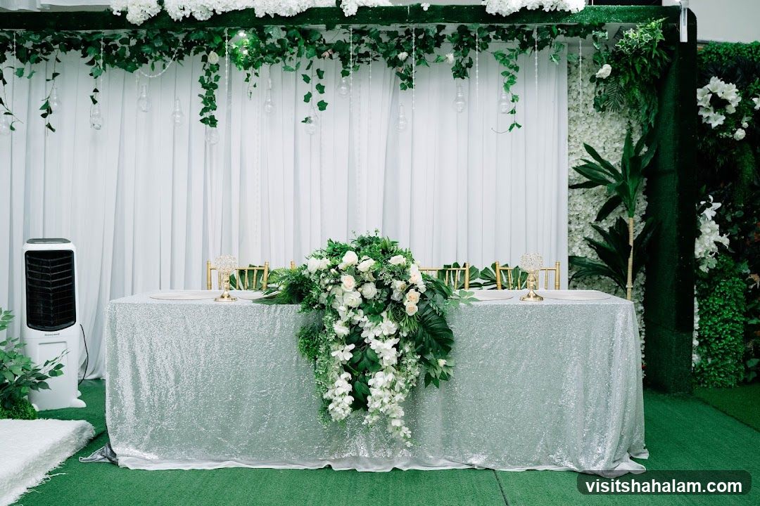Wedding sweetheart table setup