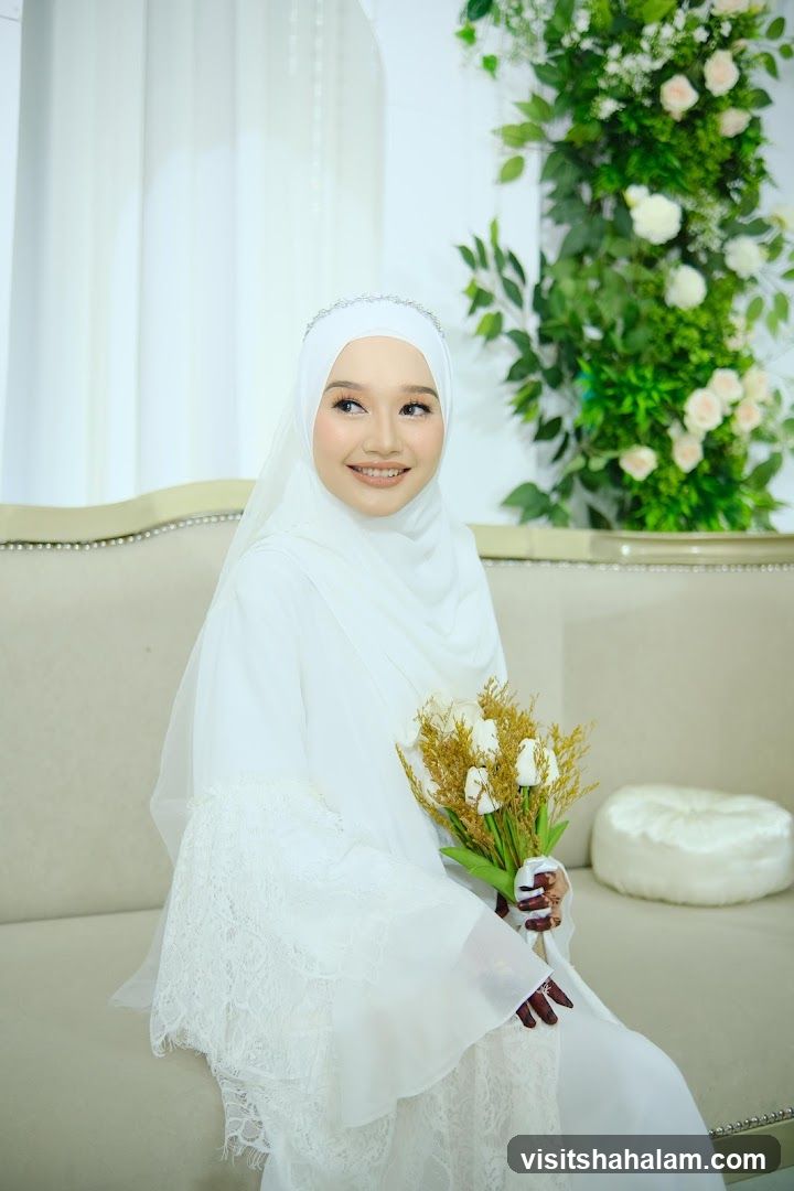 Bride holding a bouquet