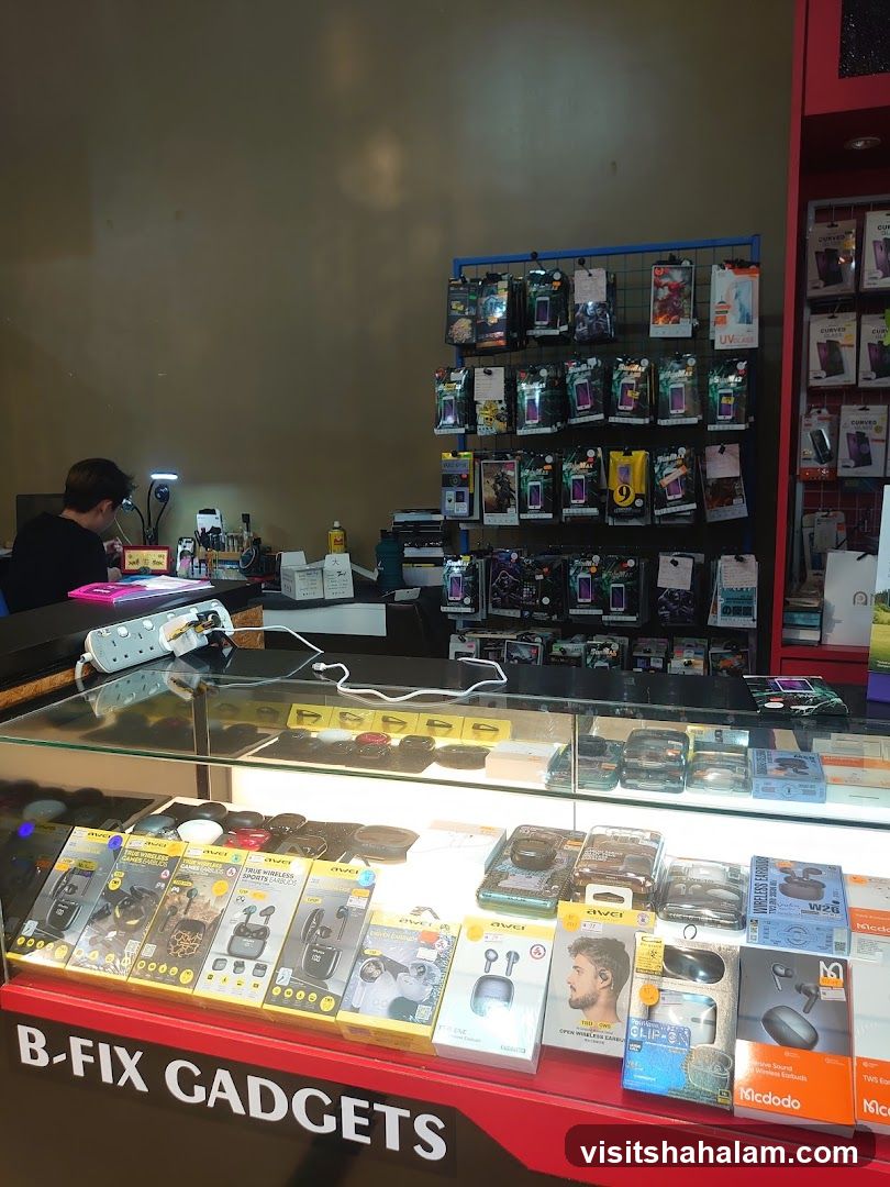 Gadget Store Display