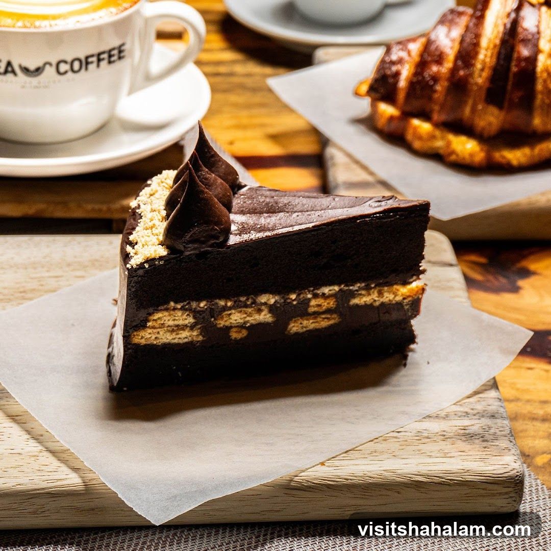 Chocolate cake and coffee