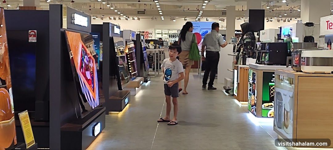 Electronics Store Display