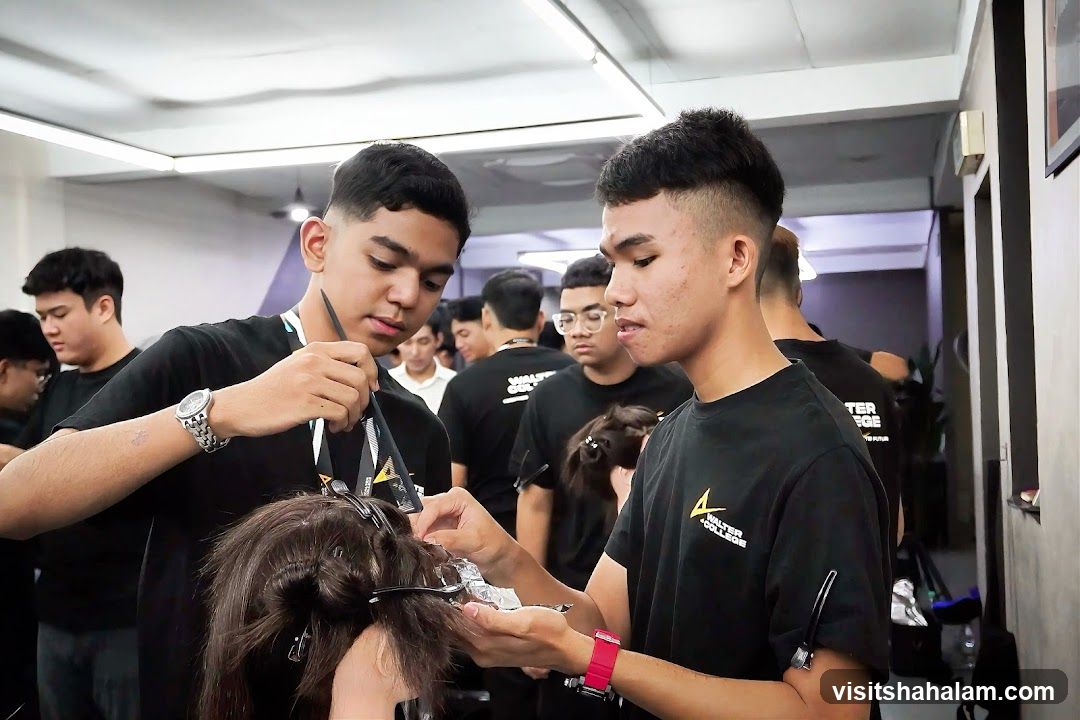 Students practicing hairdressing