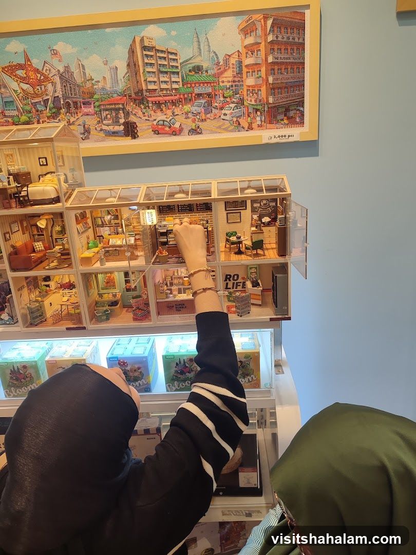 Miniature Dollhouse Displays