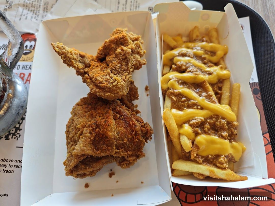Fried Chicken and Chili Cheese Fries