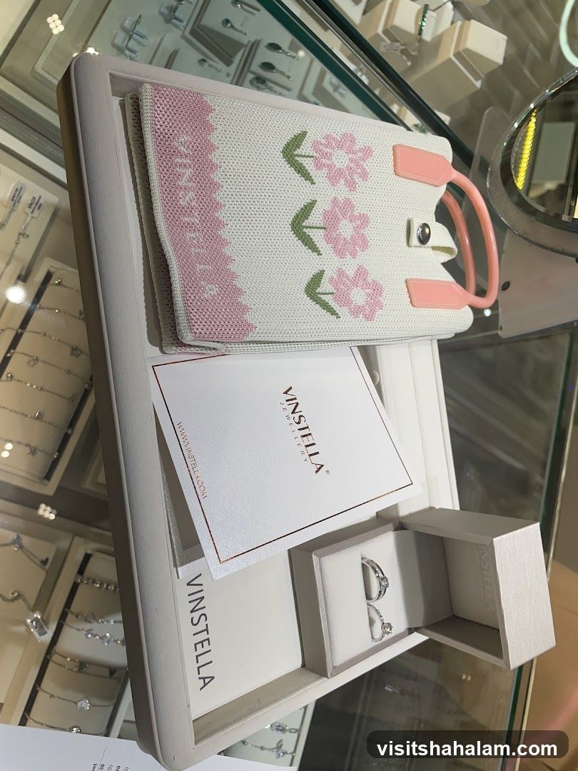 Jewelry Display with Ring and Pouch