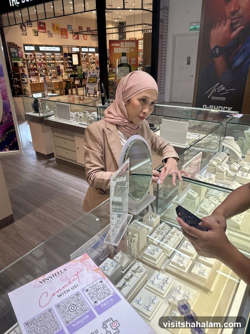 Jewelry Store Display