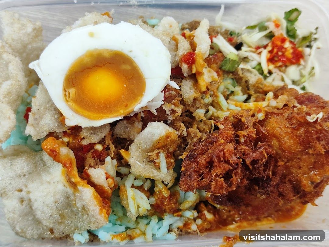 Nasi Kerabu with Fried Chicken