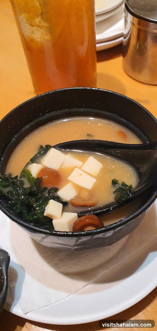 Miso Soup with Tofu and Seaweed