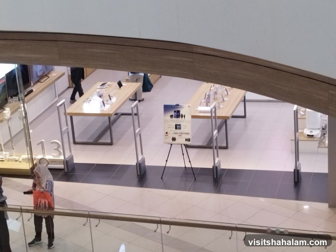 Electronics Store Display