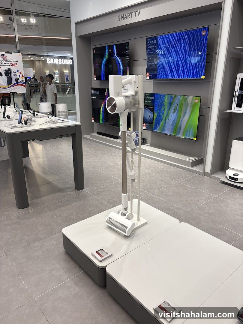 Electronics Store Display