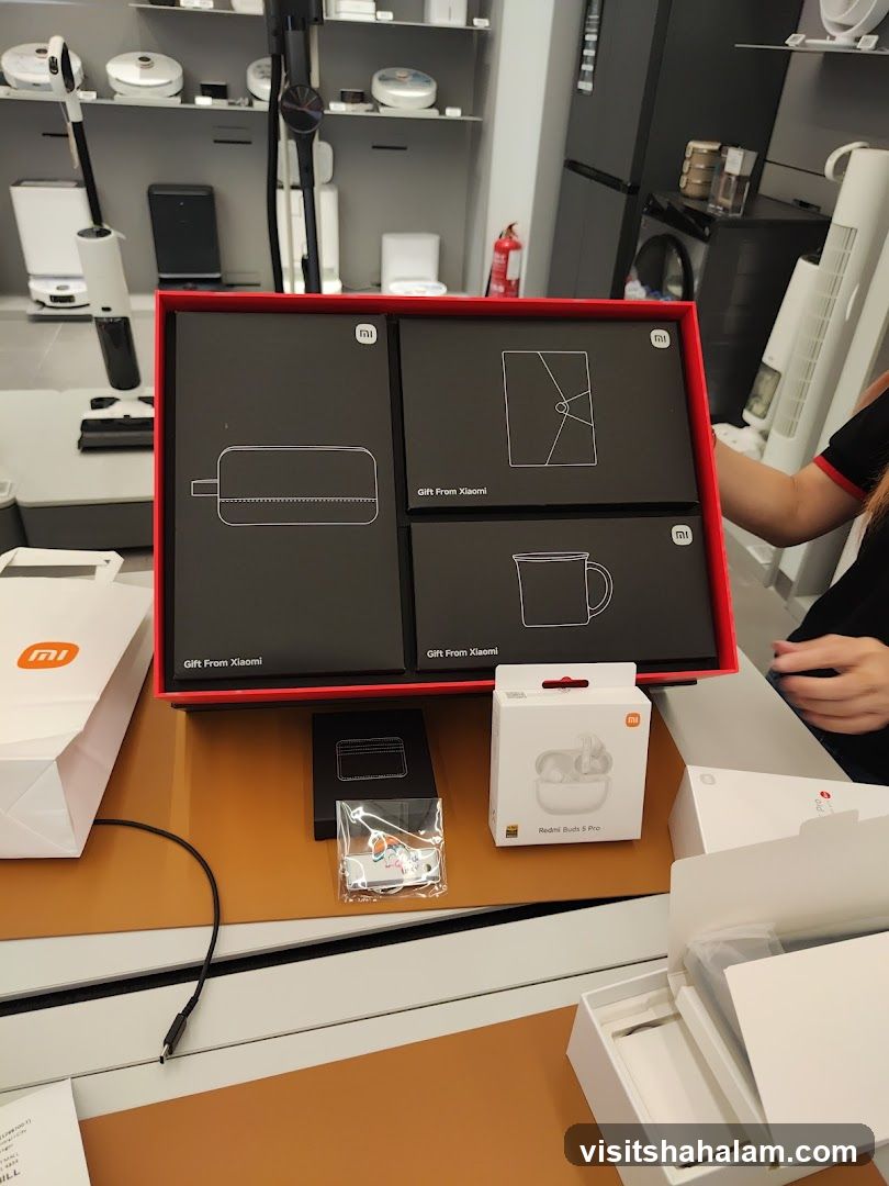 Xiaomi Gift Box and Products