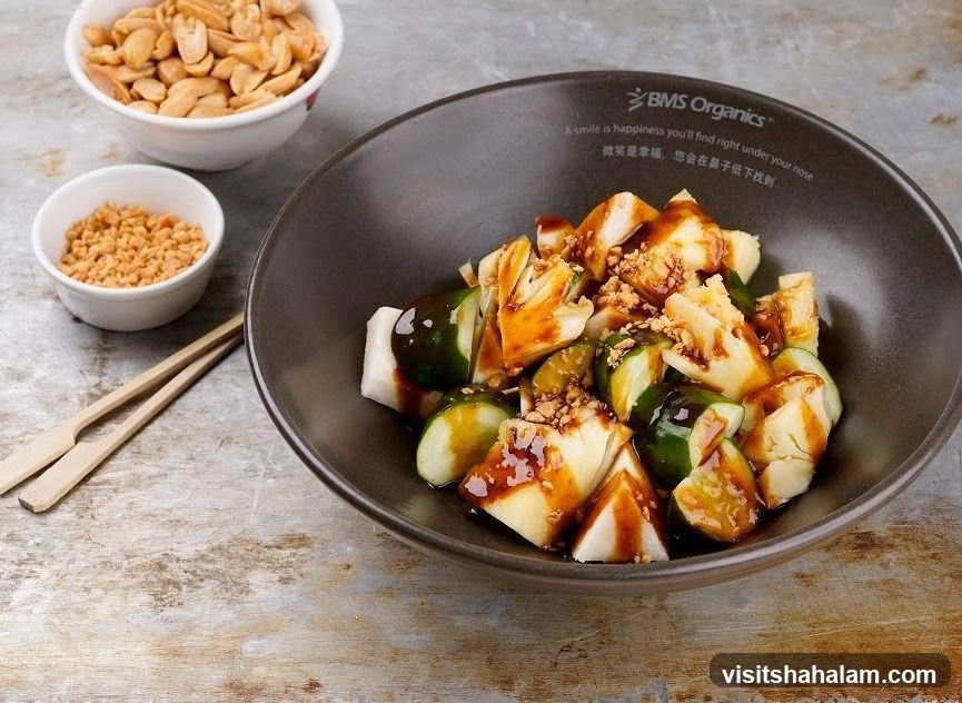 Fruit Salad with Peanuts