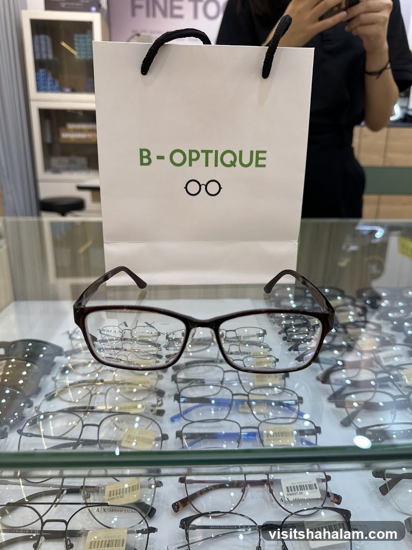 Eyeglasses Display