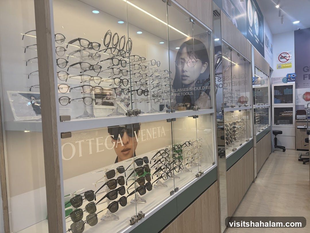 Eyeglasses Display