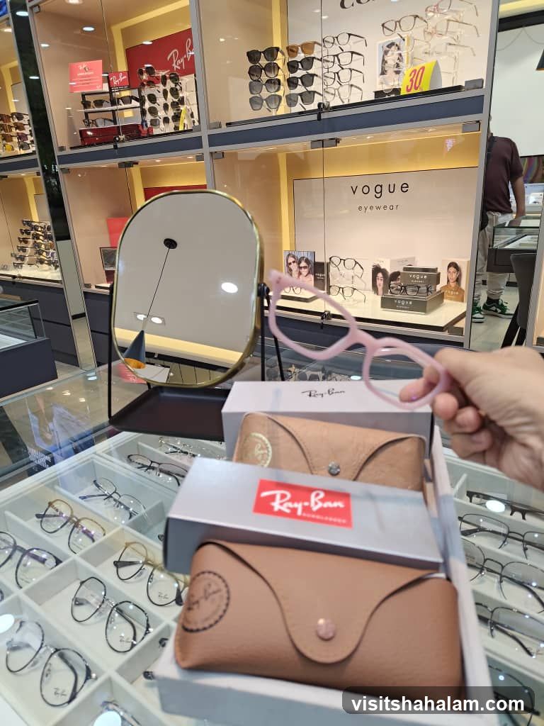 Eyeglasses Display