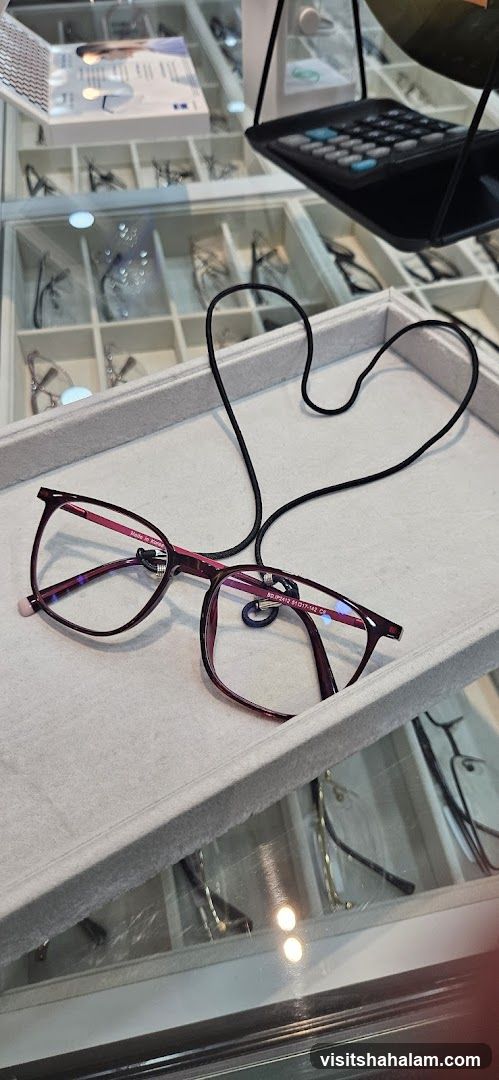 Eyeglasses Display