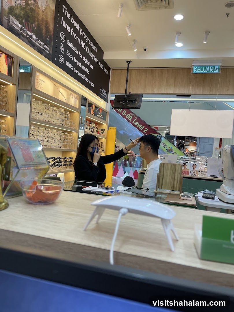 Optician's Consultation
