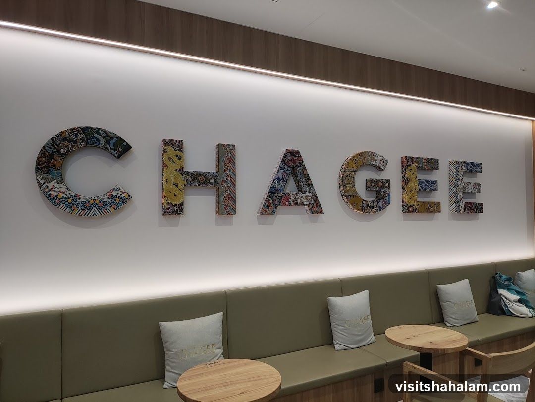 Decorative Letters and Seating Area