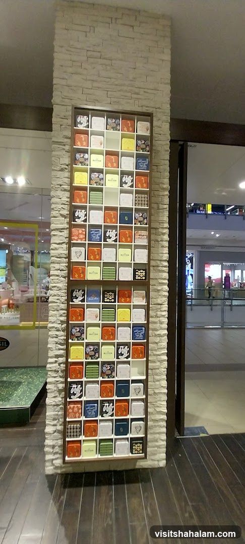 Display of Small Boxes