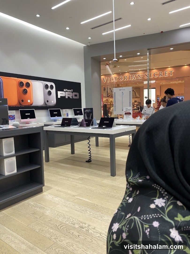 Electronics Store Display