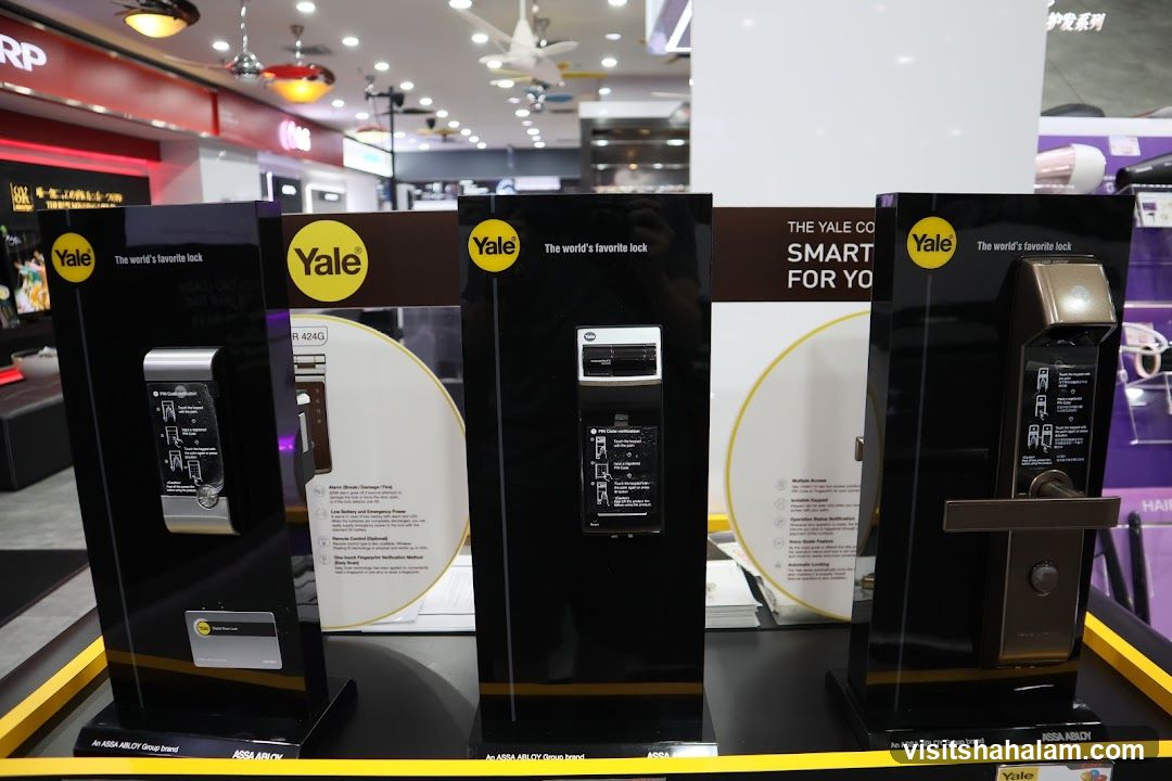 Yale Smart Locks Display