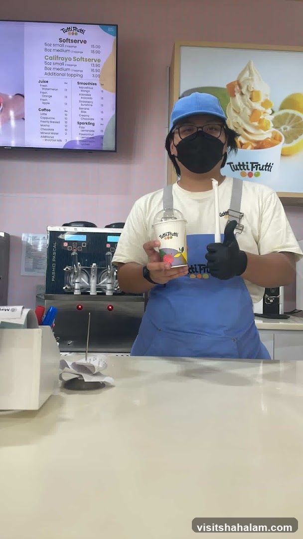 Tutti Frutti Employee