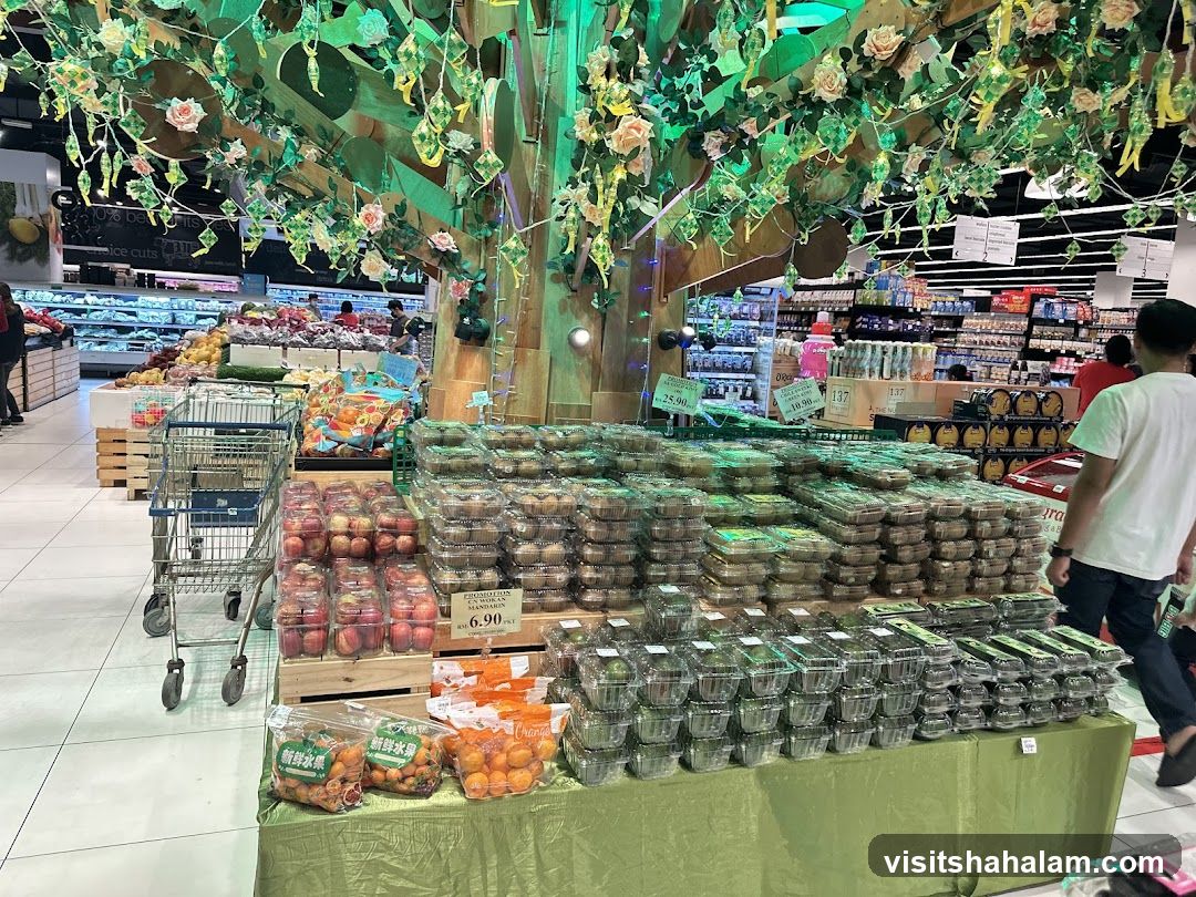Supermarket Fruit Display