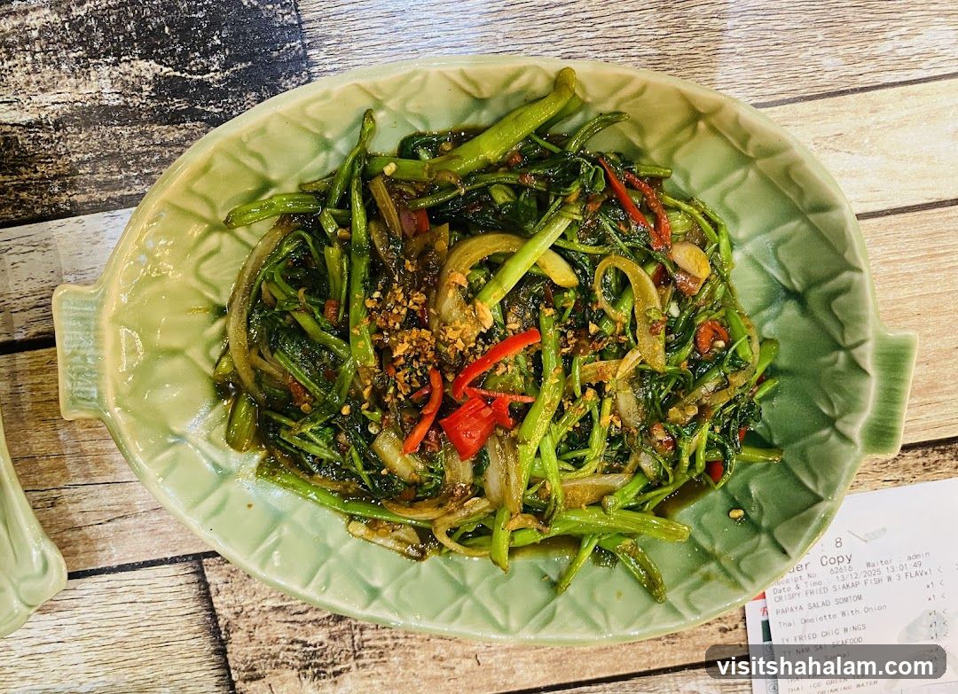 Stir-fried water spinach
