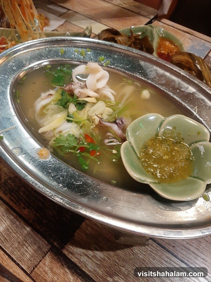 Steamed Squid with Lime and Chili