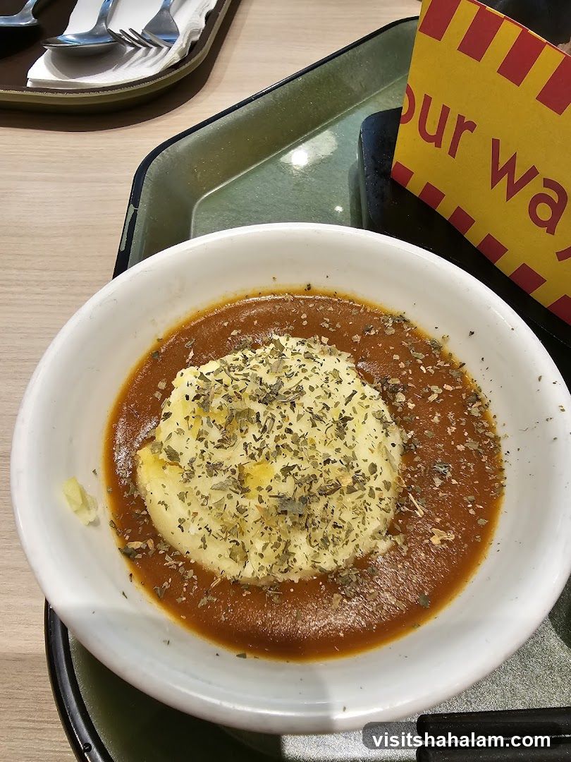 Mashed Potatoes with Gravy