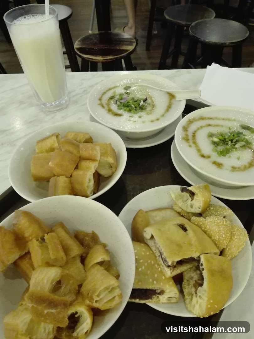 Congee and Fried Dough Sticks