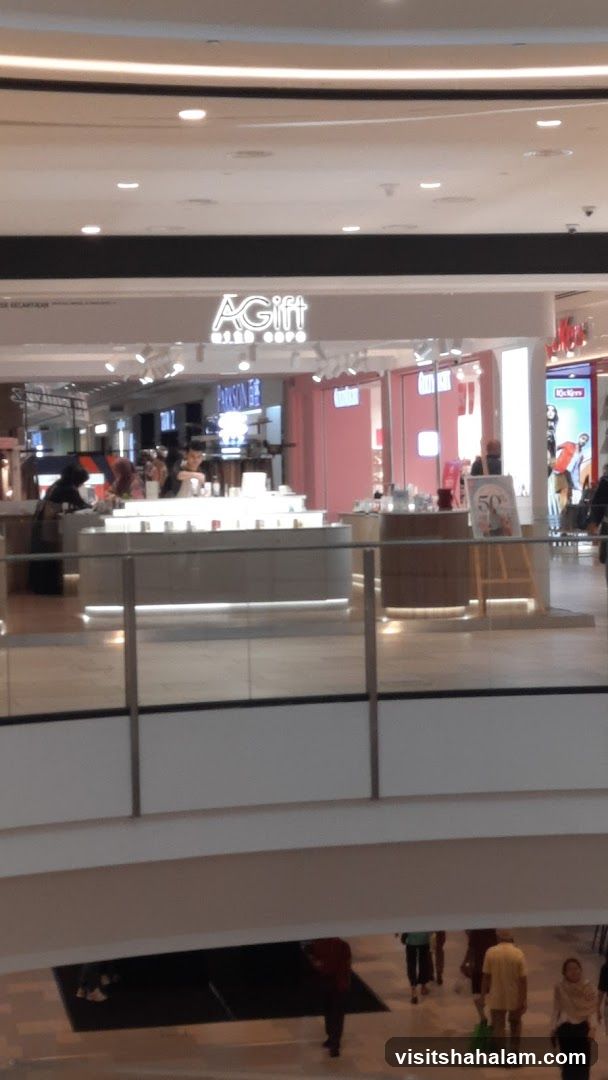 AGift Store Display
