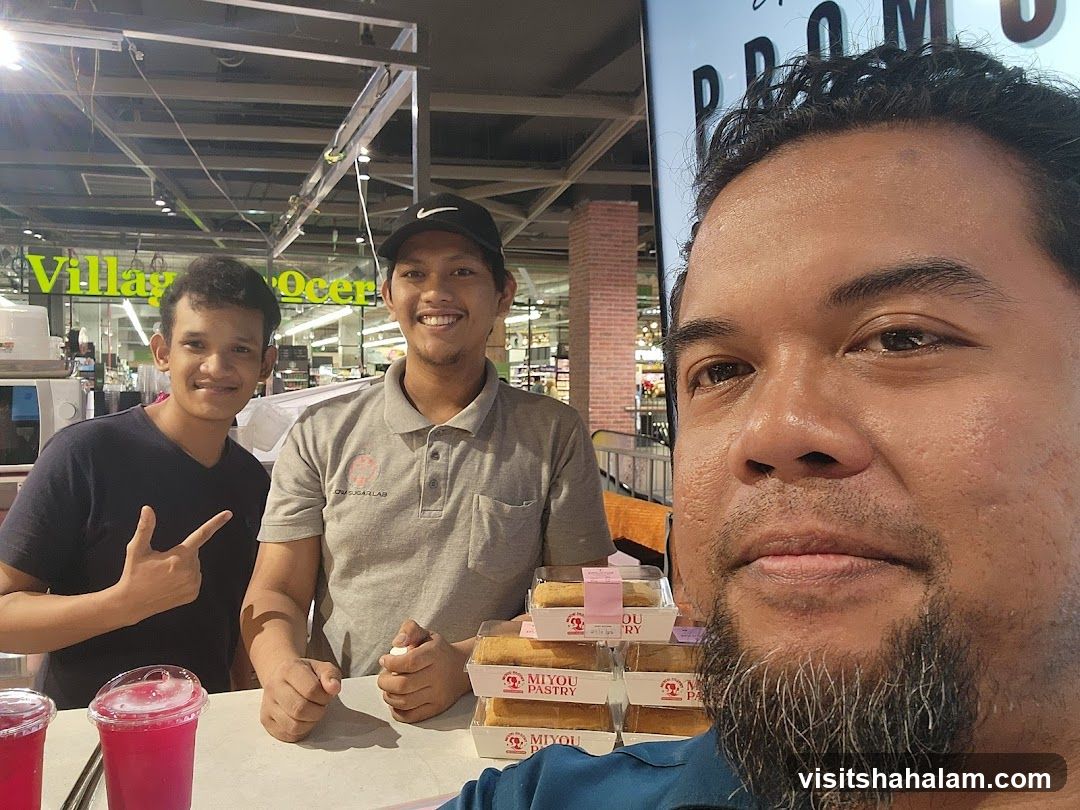 Staff at a pastry shop
