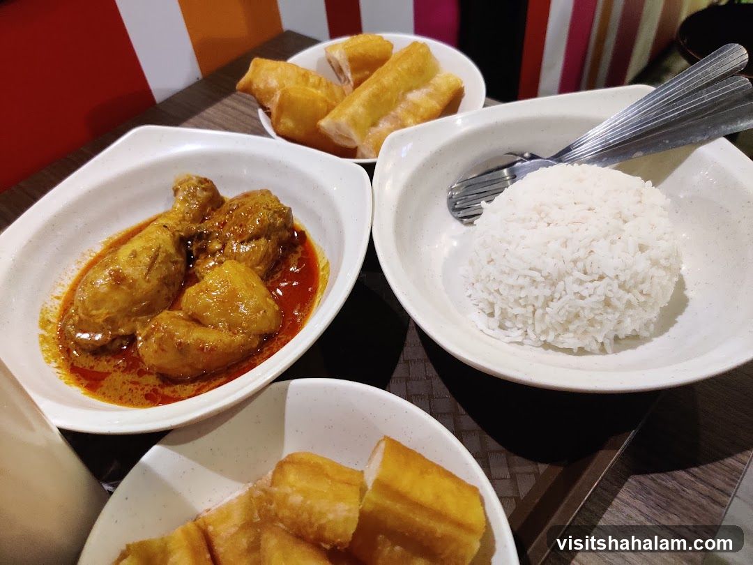 Curry Chicken with Rice and Fried Dough Sticks